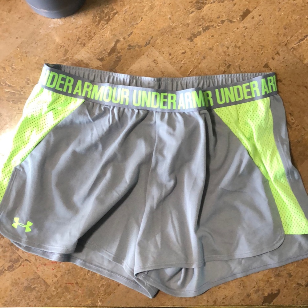 BNWOT Under Armour running shorts XL